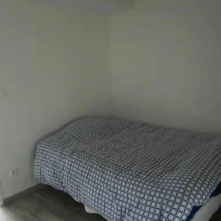 Le 12 Bed & Breakfast *