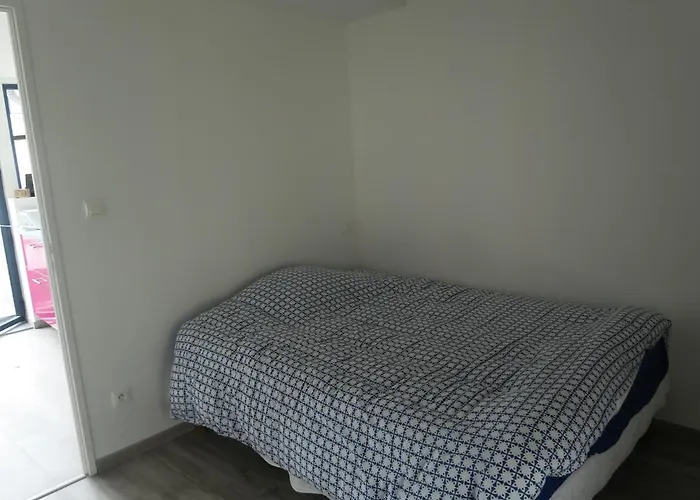 Le 12 Frühstückspension 3*